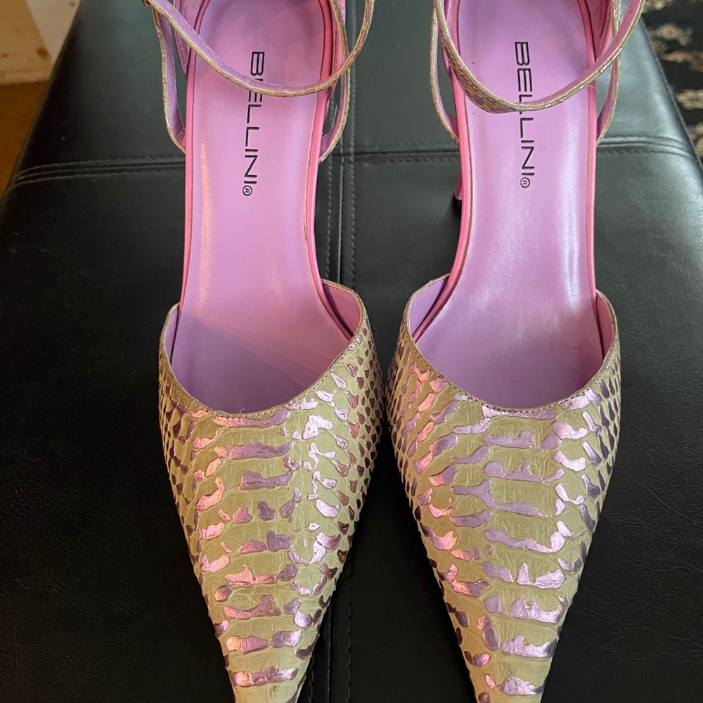 🌸VINTAGE circa 1990s Pretty POINTY TOES Shoes🌸 bundle matching purse for $35.